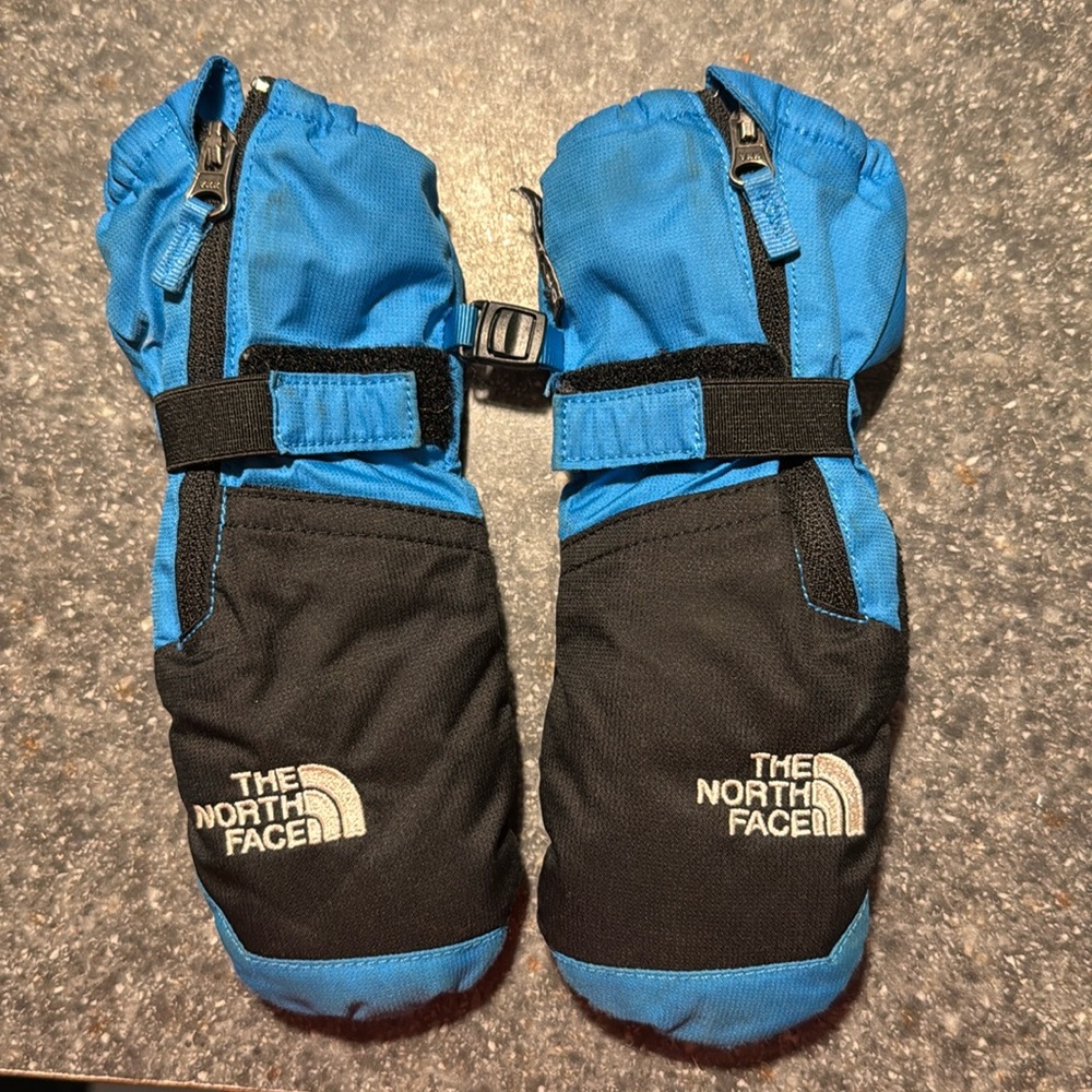 Toddler North Face winter gloves size 3T